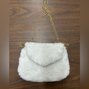 New Elegant White Faux Fur with Gold Chain Bag